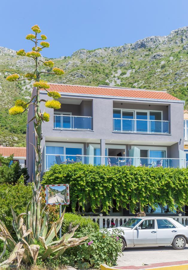 Boutique Flamingo B&B Mlini Bagian luar foto