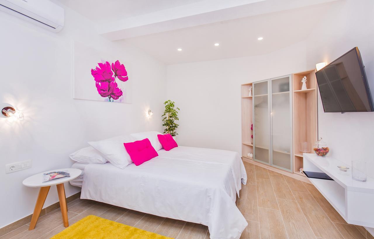 Boutique Flamingo B&B Mlini Bagian luar foto