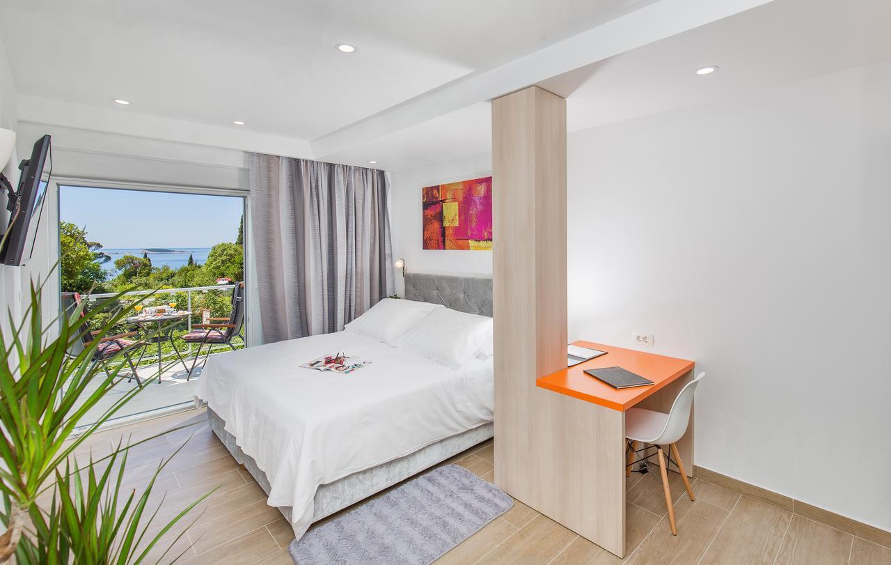 Boutique Flamingo B&B Mlini Bagian luar foto