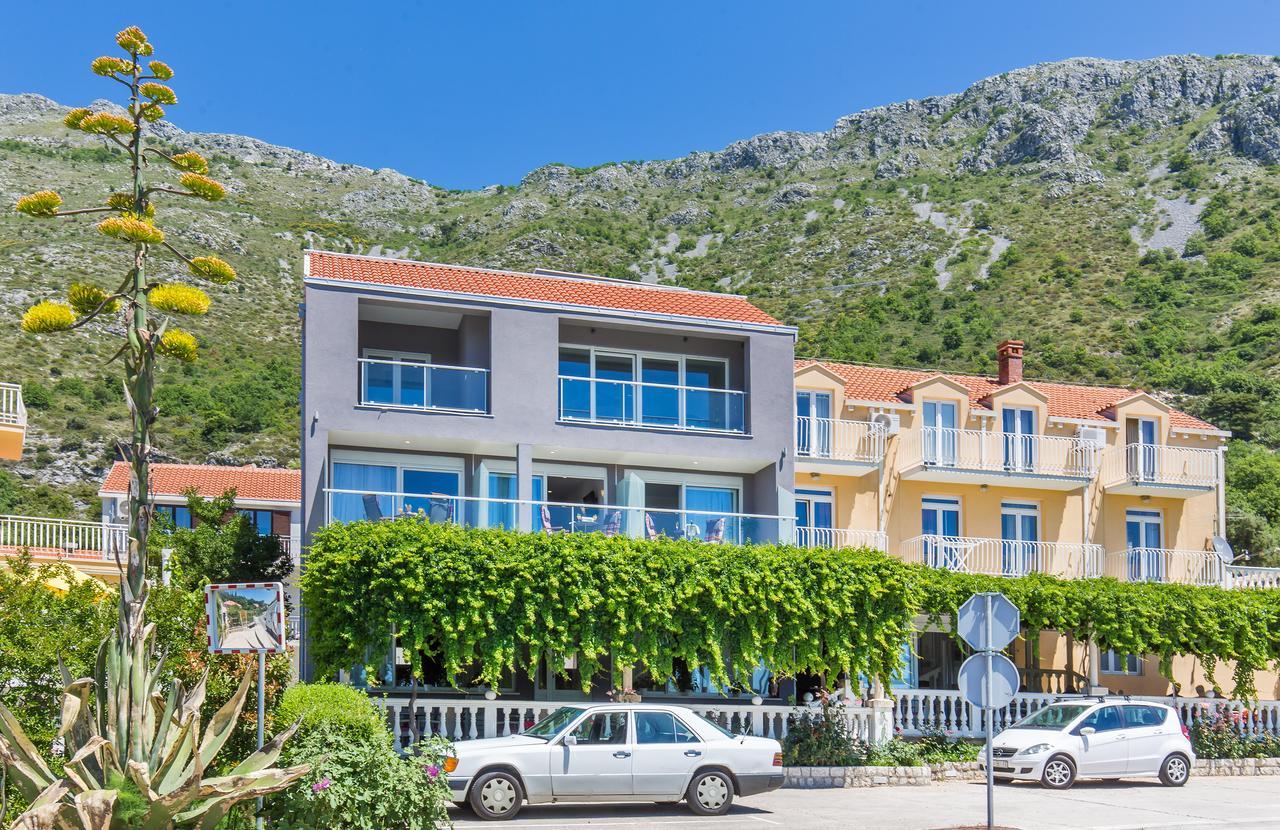 Boutique Flamingo B&B Mlini Bagian luar foto