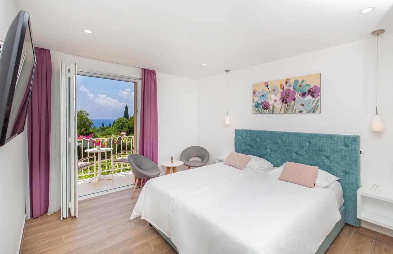Boutique Flamingo B&B Mlini Bagian luar foto