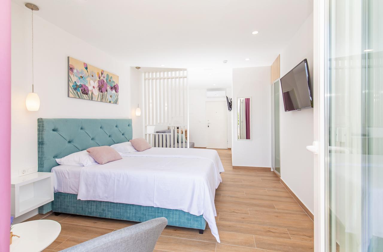 Boutique Flamingo B&B Mlini Bagian luar foto