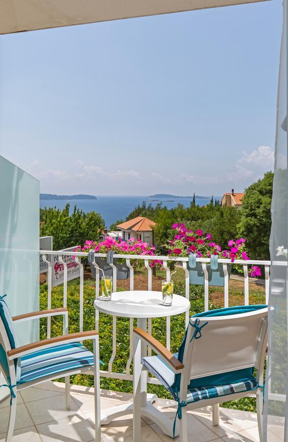 Boutique Flamingo B&B Mlini Bagian luar foto